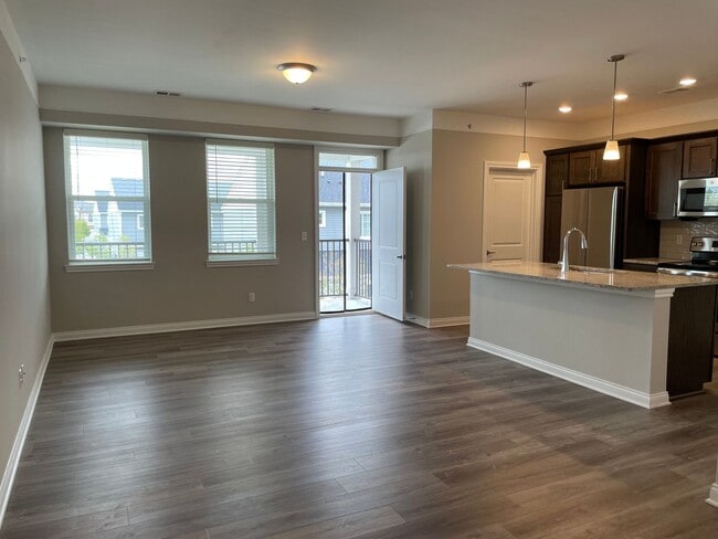 Building Photo - Shelby Township-Newer 2-bedroom, 2-bath condo with Balcony & Garage