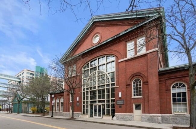 Building Photo - 106 13th St