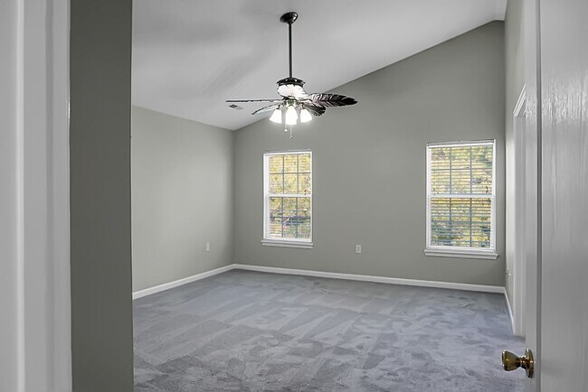 Building Photo - Lovely home in Summerville SC