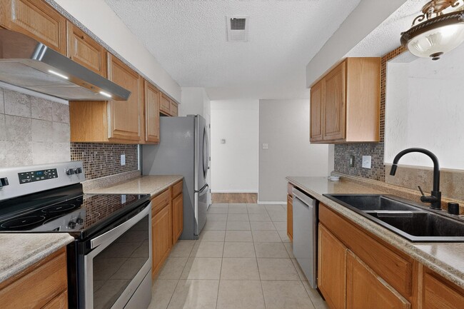 Building Photo - 4113 La Colorada Ct SE