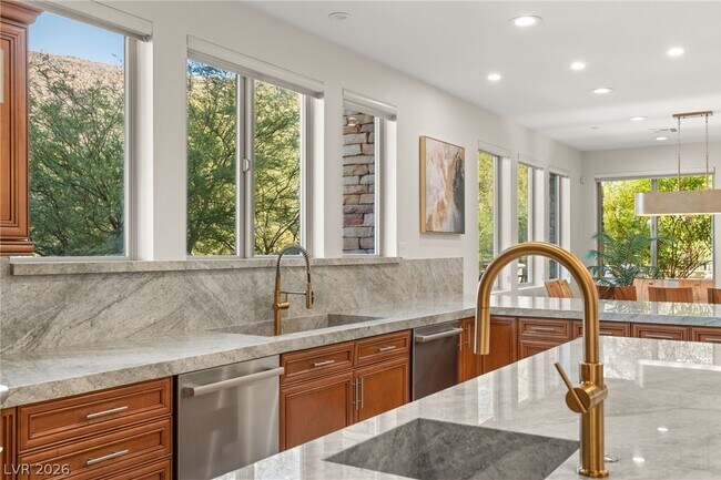 Building Photo - 1635 Liege Dr