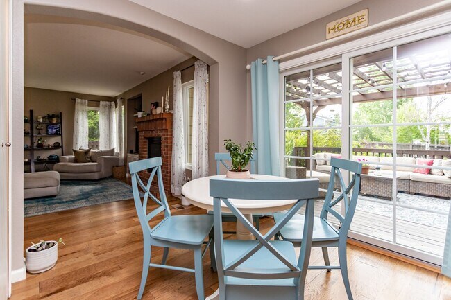 Building Photo - Charming Monument Retreat with  Private Ba...