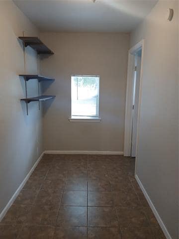 Building Photo - 12133 Hoblitzelle Dr