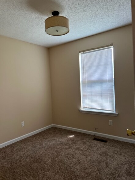 Building Photo - 1505 Richmond Rd