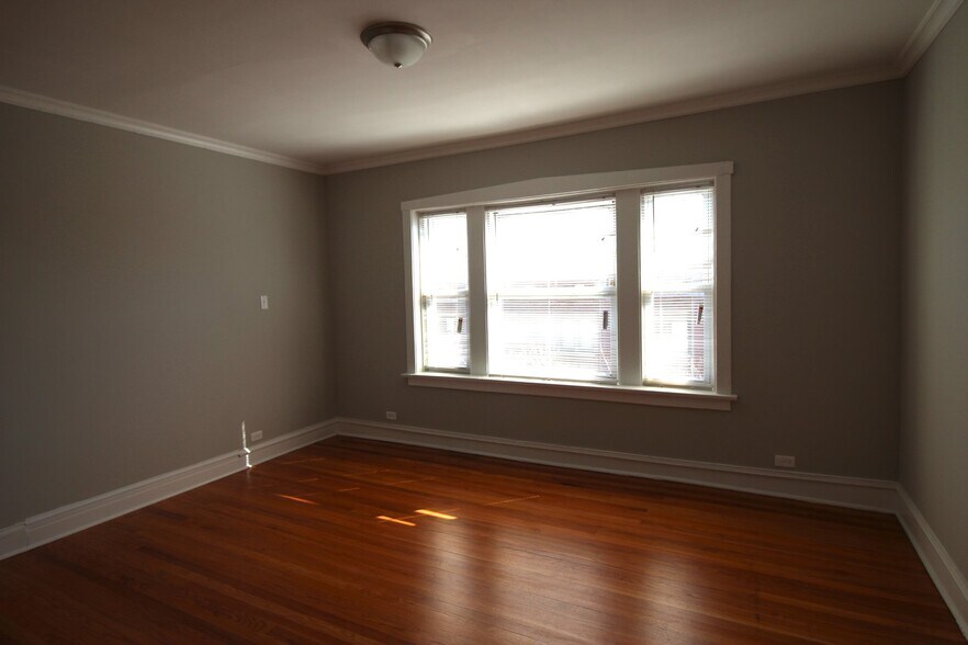 Building Photo - 4408 W Belden St
