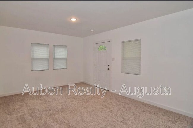 Building Photo - 601 Jefferson Dr