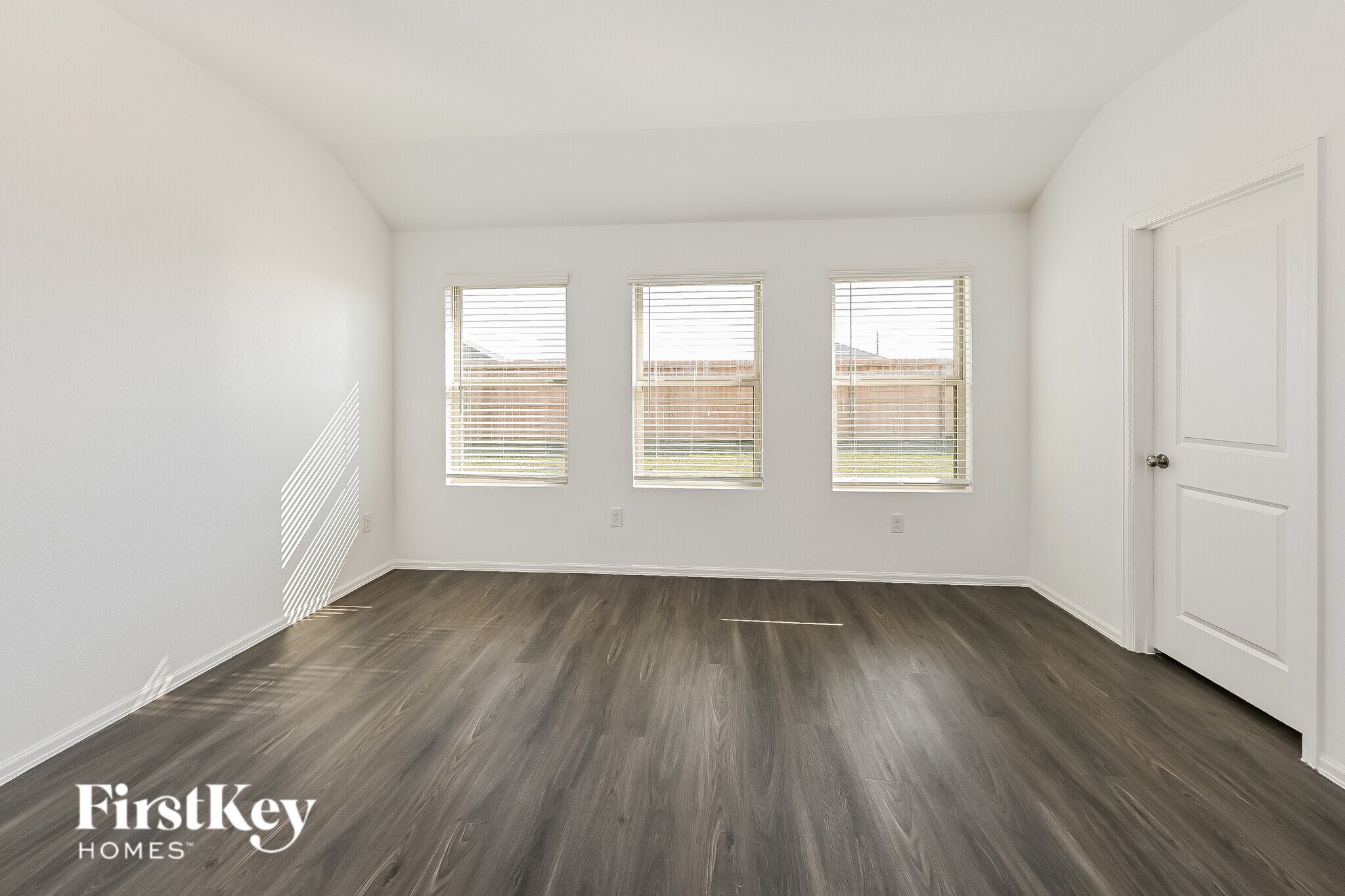Building Photo - 7514 Oakmont Ave