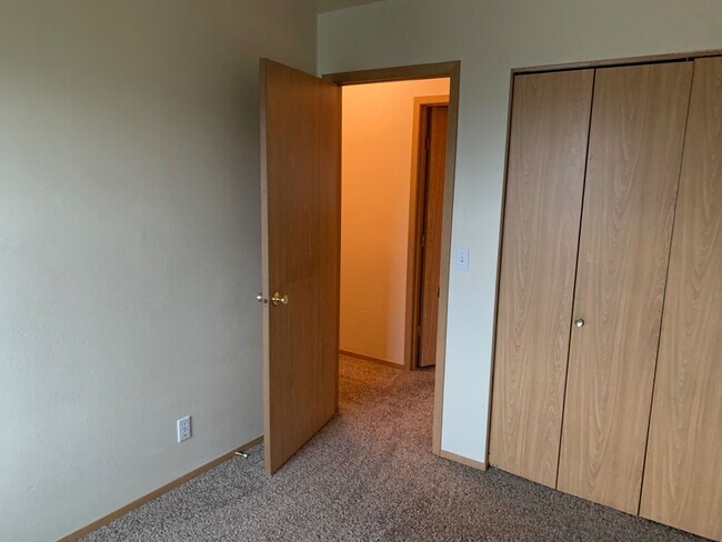 Building Photo - 1813 E 3rd Ave