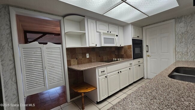 Building Photo - 1608 Watrous Dr