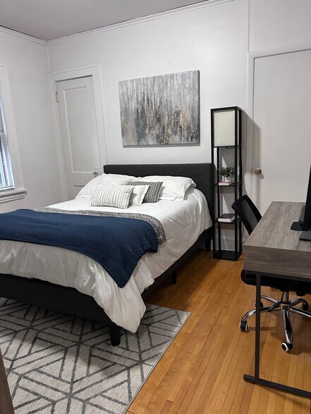 Second bedroom - 4947 York Ave S