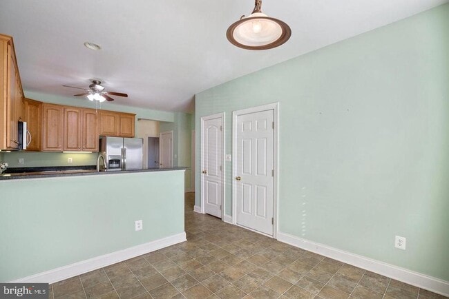 Building Photo - 25593 Creek Run Terrace