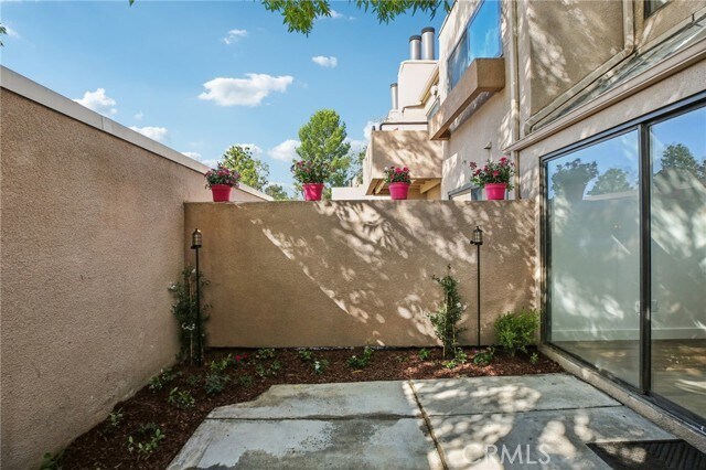 Building Photo - 25761 Le Parc