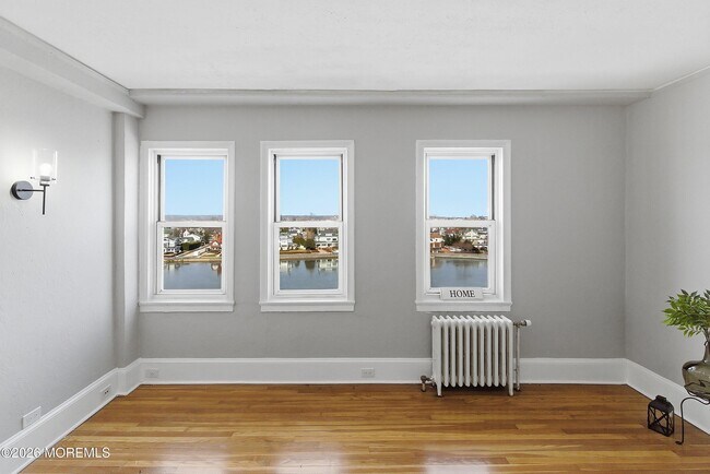 Building Photo - 400 Deal Lake Dr