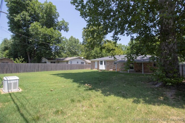Building Photo - 5678 S Yorktown Pl