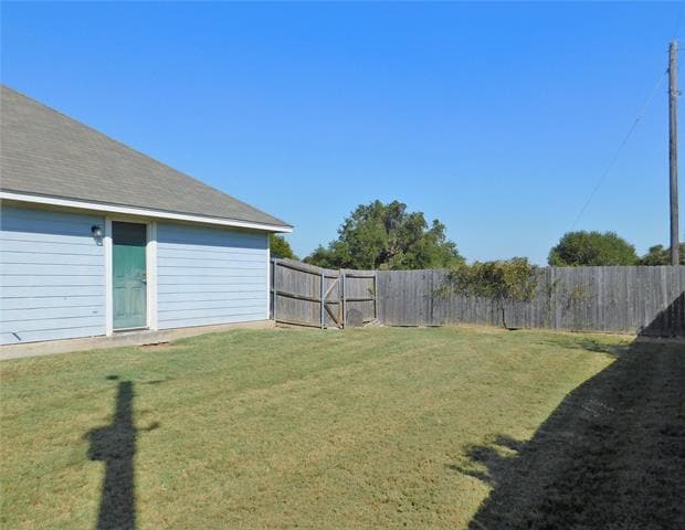 Building Photo - 124 Private Road 3230
