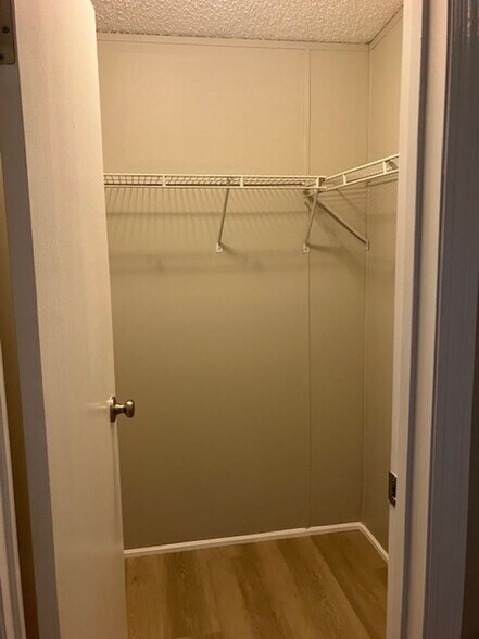 Building Photo - 1406 Winona Ct