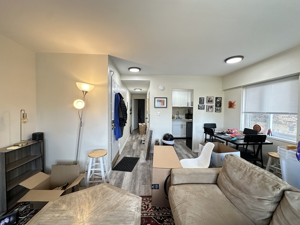 Building Photo - 1400 Chicago Ave