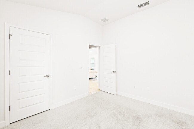 Building Photo - 1726 Carnostie Rd