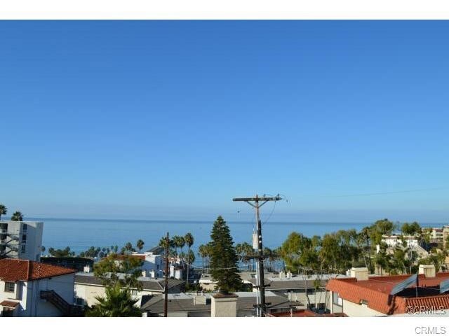 Building Photo - 408 Avenida Santa Barbara