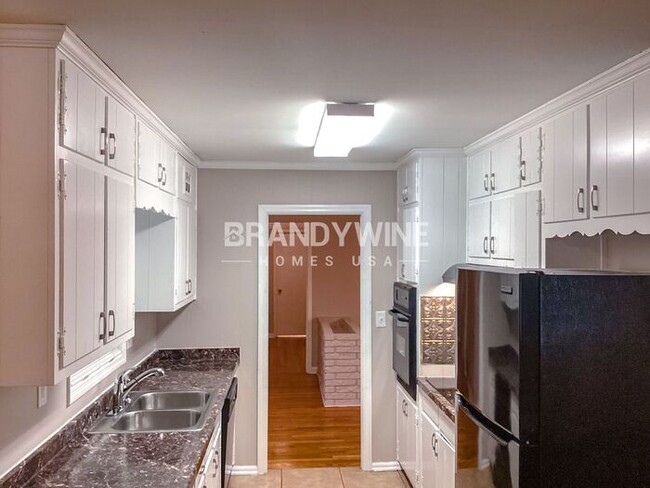 Building Photo - MOVE IN BY JUNE 23rd AND RECEIVE HALF  OFF...
