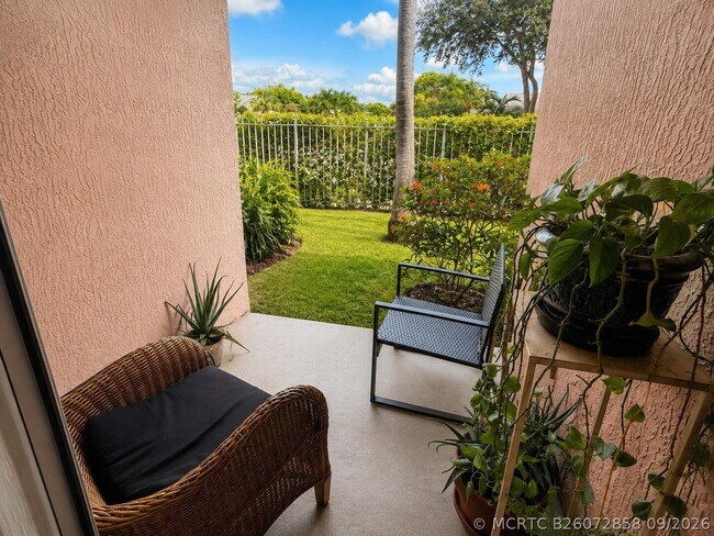 Building Photo - 3271 Sabal Palm Manor