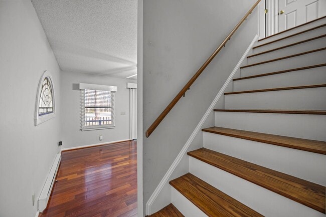 Building Photo - 4984 HWY 264