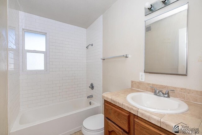 Building Photo - 1902 W 18th St