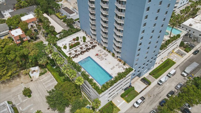 Building Photo - 1551 N Flagler Dr