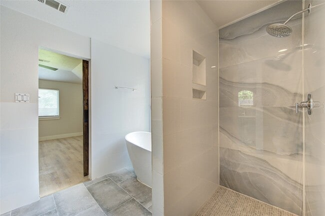 Building Photo - 4931 Lake Catherine Ct