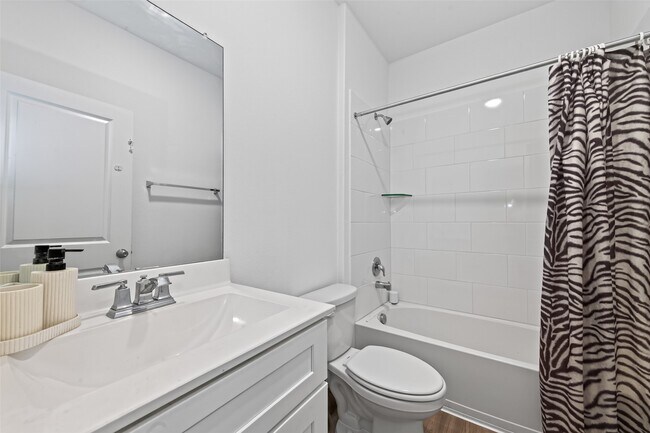 Building Photo - 8111 Star Ter Dr