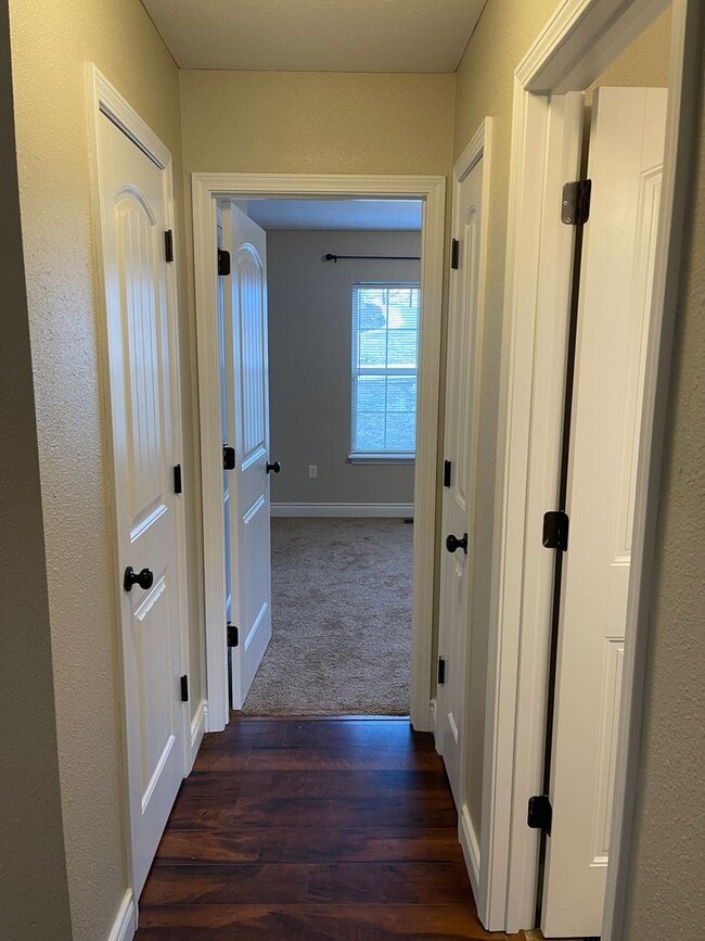 Building Photo - AVAILABLE!!!