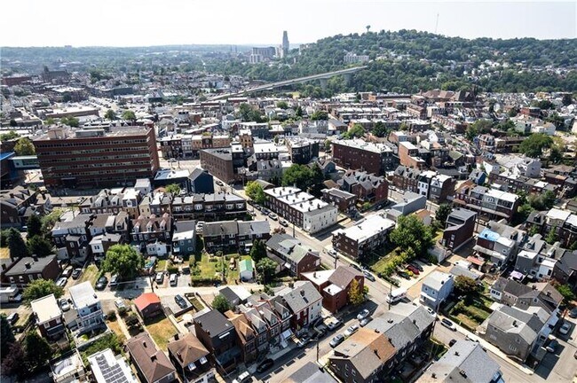 Building Photo - 4214 Post St