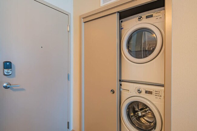 Building Photo - 914 N 3rd St