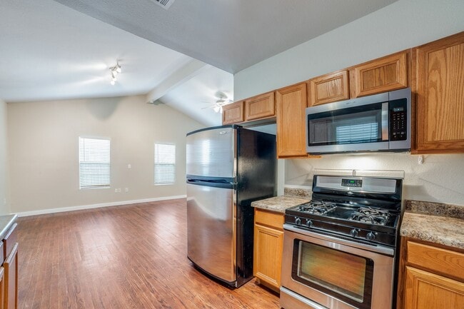 Building Photo - TOBIN HILL COTTAGE