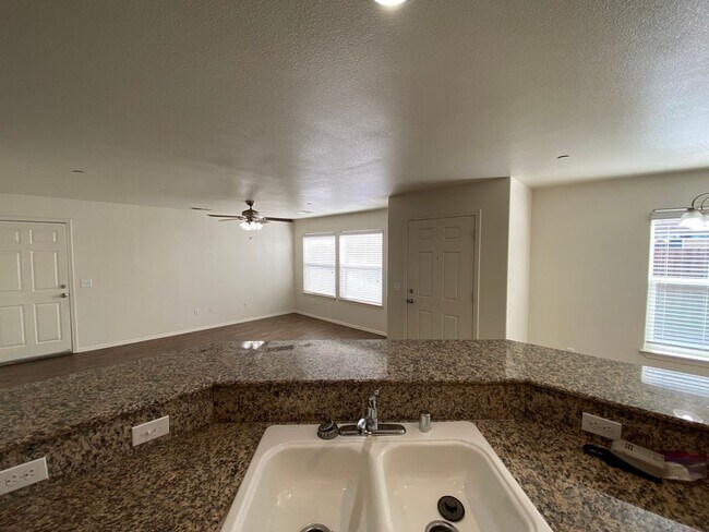Building Photo - 2109 Bella Oaks Dr