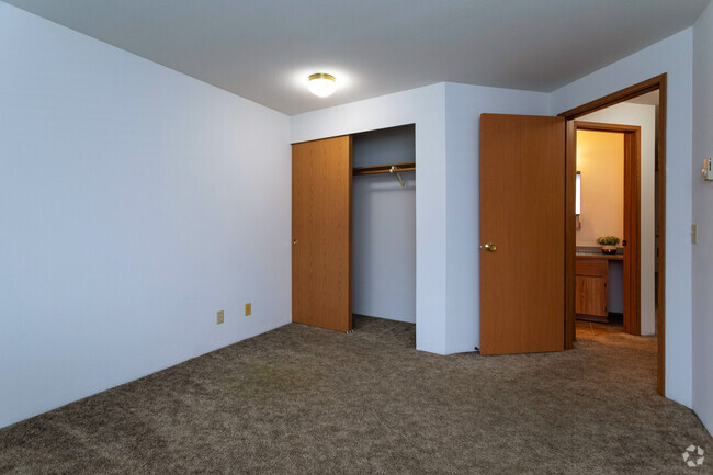 2BR, 1BA - 800SF - Inglewood Apartments