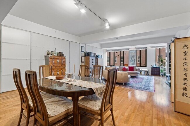 Building Photo - 1313 Washington St