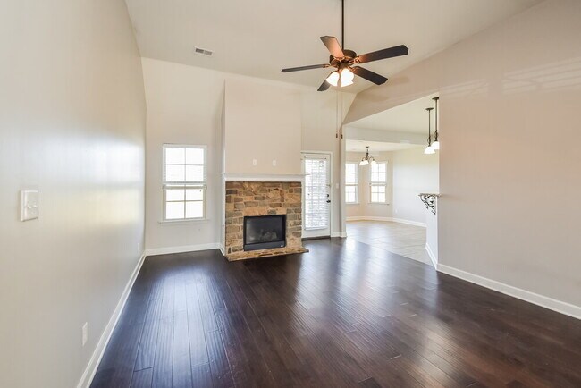 Building Photo - 3363 Hill Valley Ln