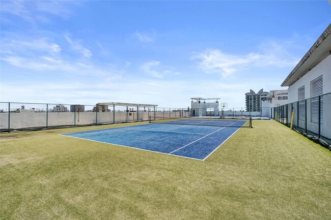 Building Photo - 7928 East Dr