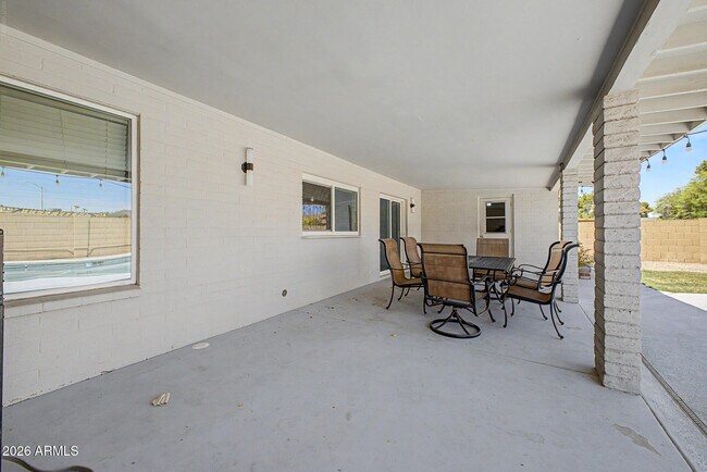 Building Photo - 10217 N 37th Ave