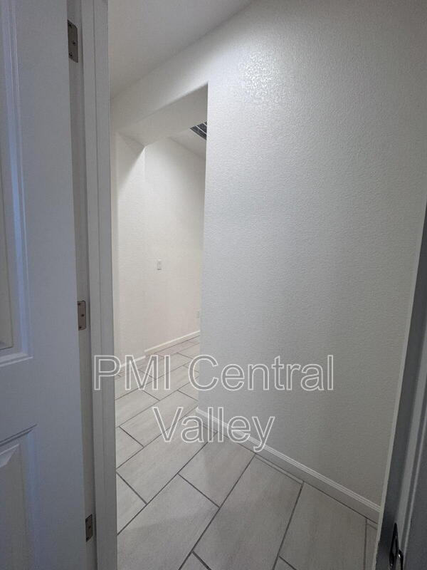 Building Photo - 4612 Irma Dr