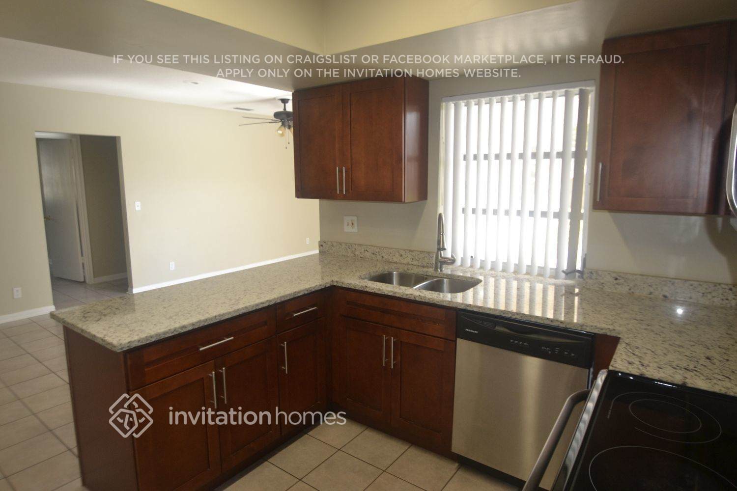 Building Photo - 1100 SW 70th Terrace
