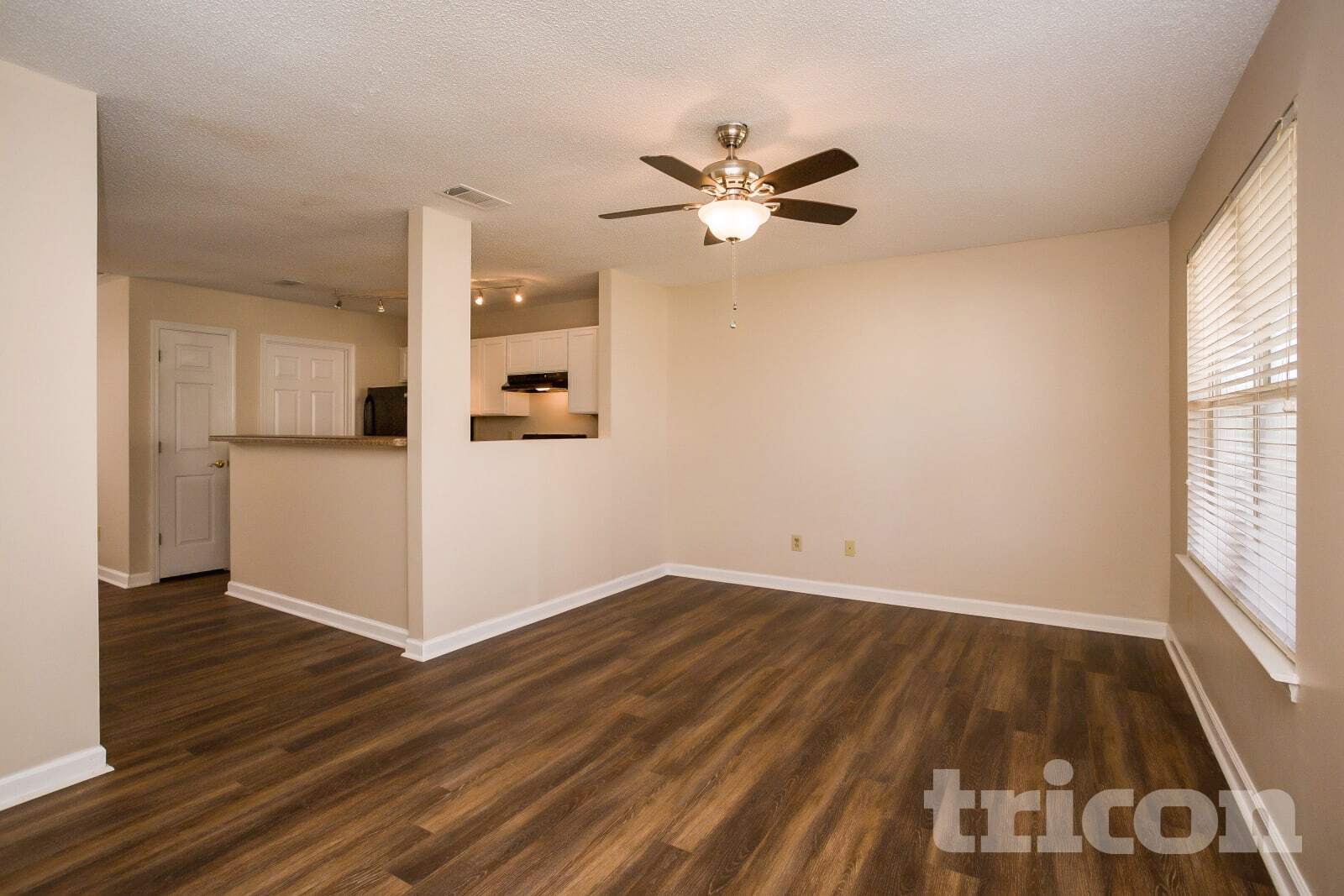 Building Photo - 815 Tramore Dr