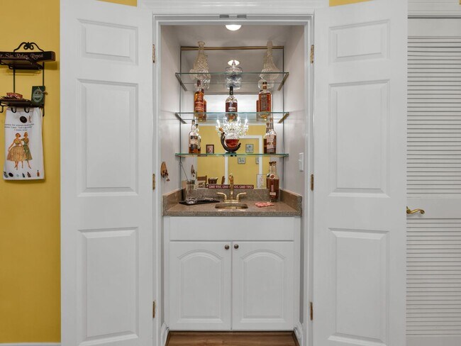 Building Photo - Have It All in Crystal City: Spacious, Stylish & Steps From Everything!