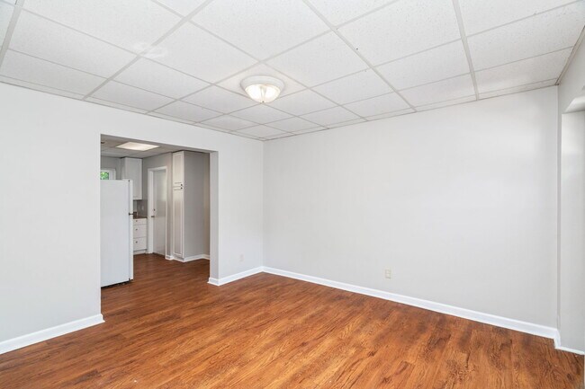 Building Photo - 2751 Jersey Ave