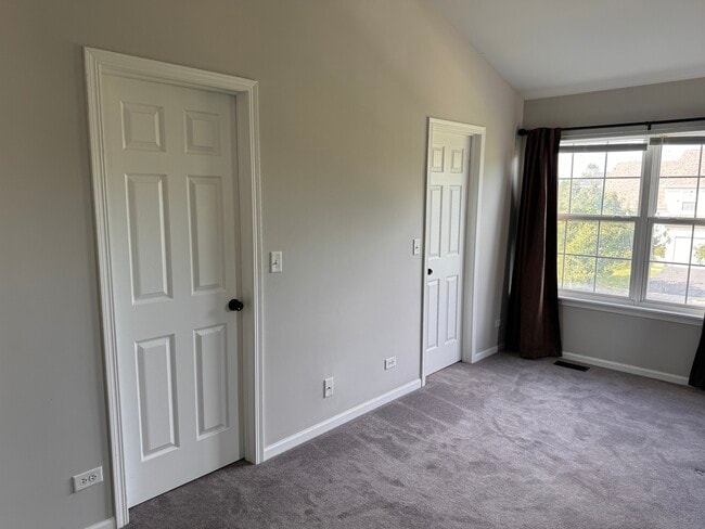 Building Photo - 2784 Rosehall Ln