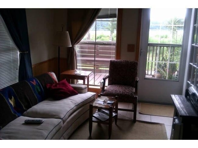 Building Photo - 174 Golden Meadow Dr