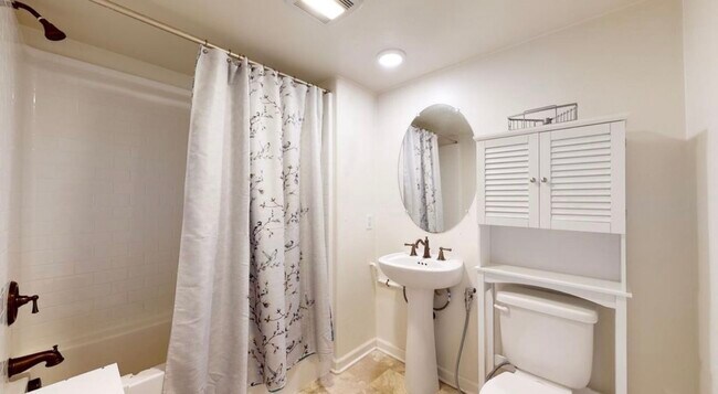 Downstairs Suite Bath - 812 Ada St