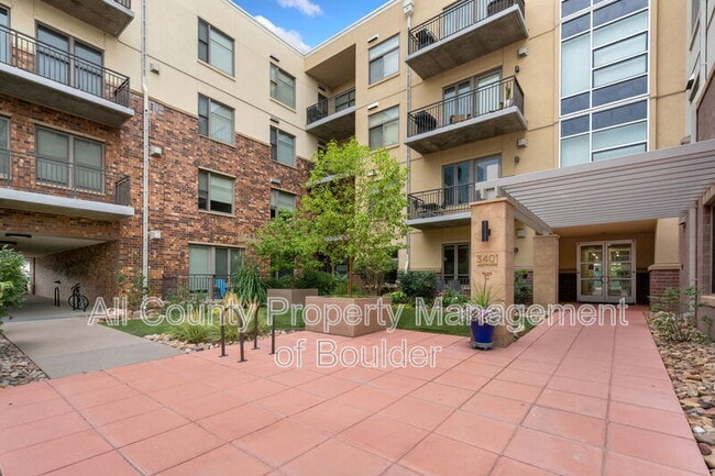 Building Photo - 3401 Arapahoe Ave