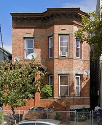 Building Photo - 204 61st St